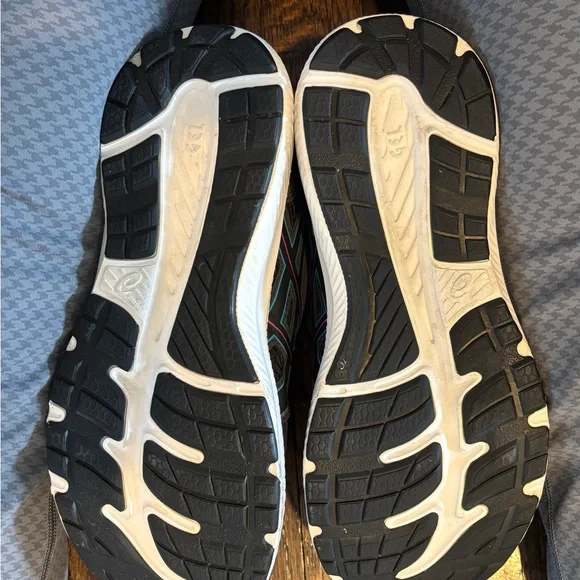 ASICS dark gray Running Shoes - Picture 4 of 7